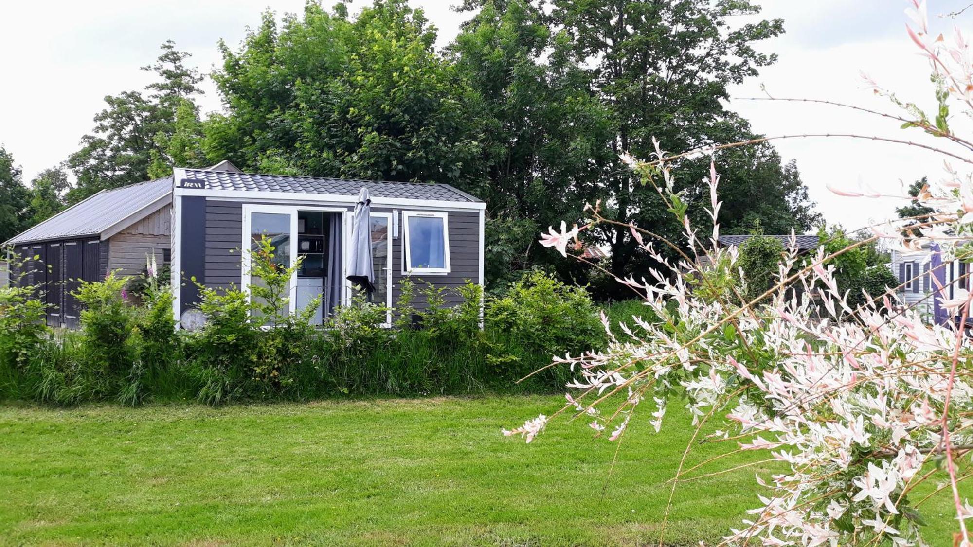 Simmerwille B&B- Camping- Bootverhuur Earnewald Exterior photo